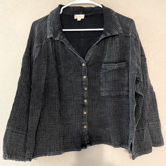 Hem & Thread Crop Button Up with bell sleeves - Picture 1 of 3